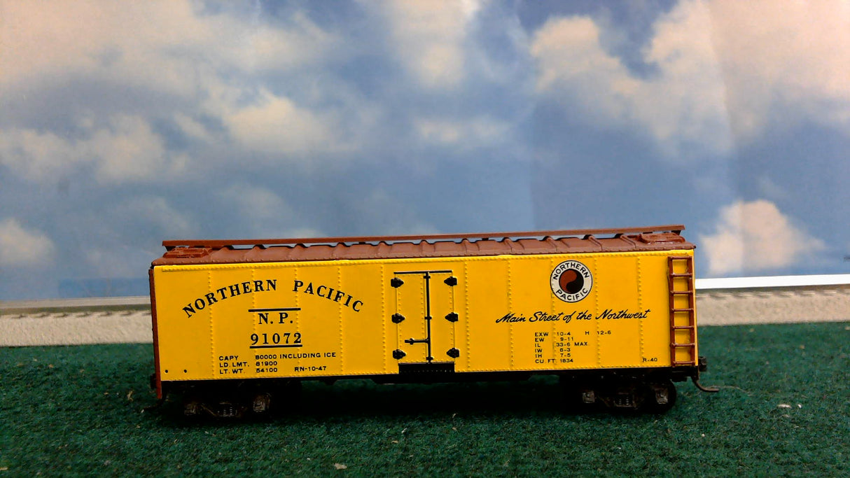 Varney HO Northern Pacific Reefer Car