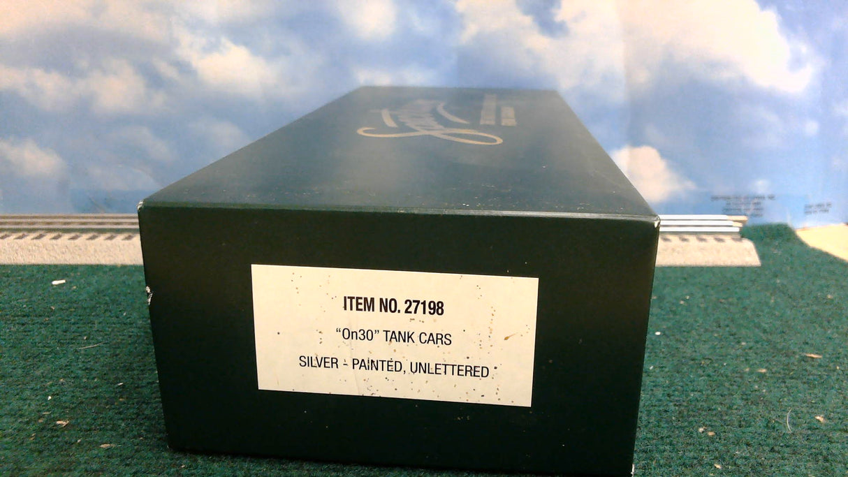 BACHMANN SPECTRUM 27198 ON30 TANK CARS SILVER - PAINTED UNLETTERED