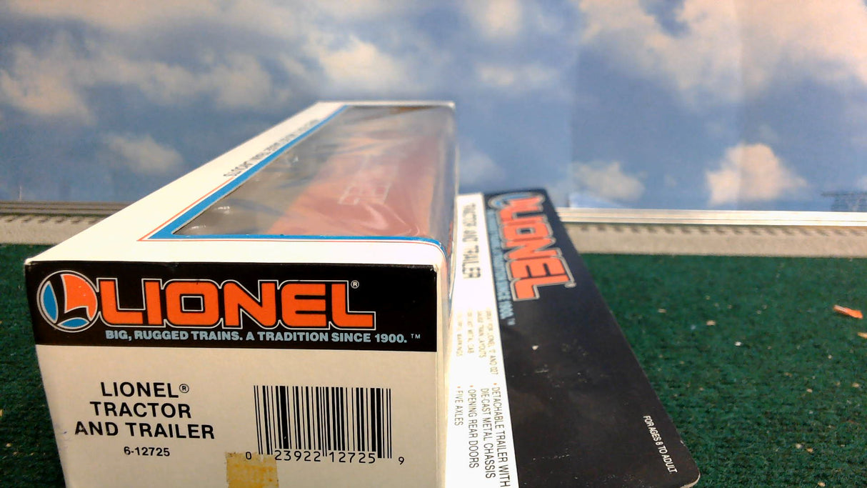 LIONEL 6-12725 TRACTOR AND TRAILER