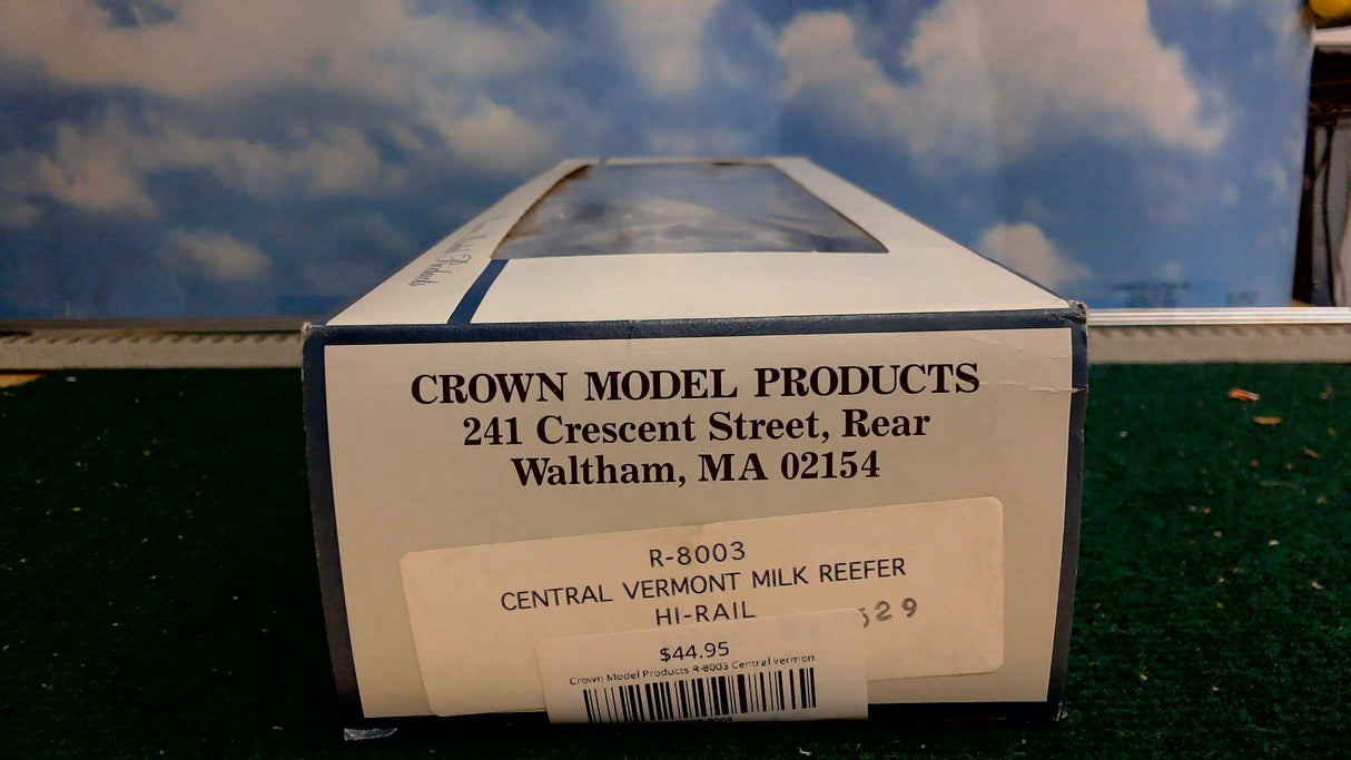 Crown Model Products R-8003 Central Vermont Milk Reefer Hi-Rail