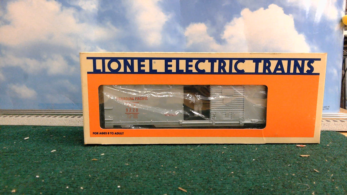 LIONEL 6-9228 CANADIAN PACIFIC OPERATING BOX CAR