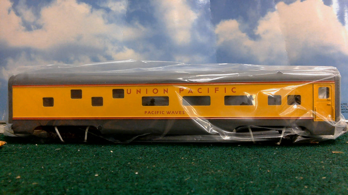 LIONEL UNION PACIFIC F3-A POWERED & DUMMY UNITS WITH DUMMY B-UNIT AND PASSENGER CAR SET LNL6-8480