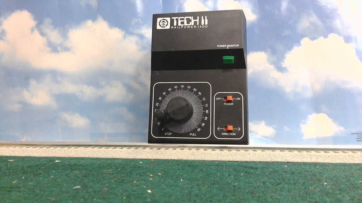 MRC Tech II Loco-motion 1400 Analog Model DC Train Control