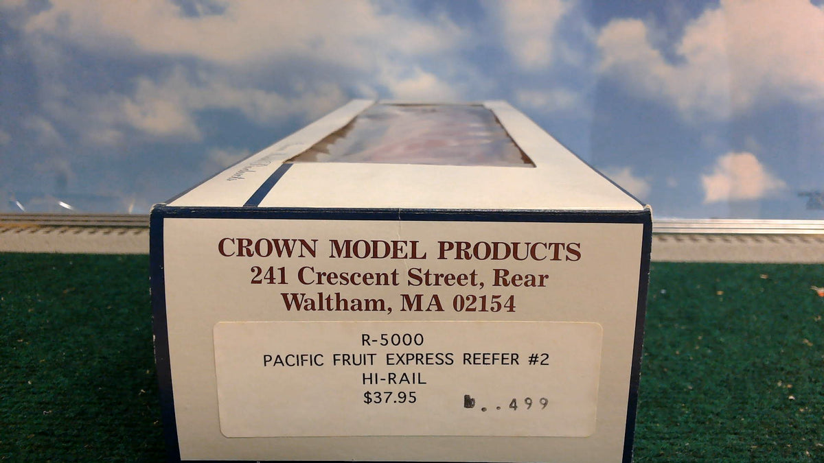 CROWN MODEL PRODUCTS R-5000 PACIFIC FRUIT EXPRESS REEFER #2