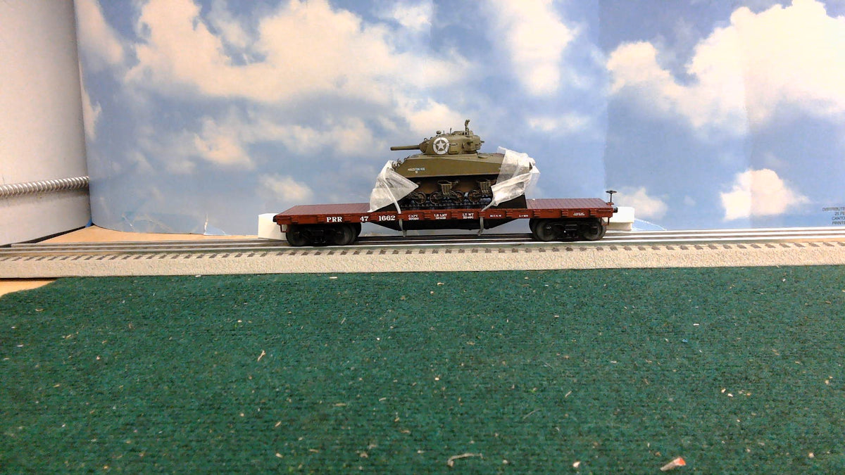 MTH 20-98742 PENSYLVANIA 50-TON 441' WOOD FLAT CAR W/SHERMAN TANK