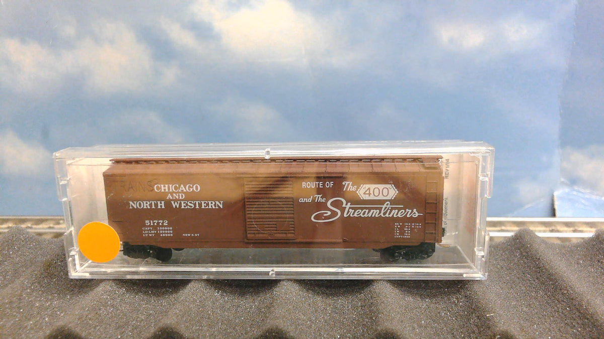 MICRO-TRAINS 31110 CHICAGO & NORTH WESTERN 50' STANDARD BOX CAR SINGLE DOOR
