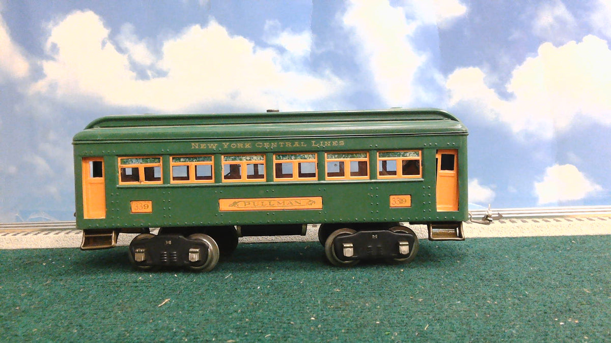 LIONEL #10E STANDARD GAUGE ENGINE W/ 4 CAR PASSENGER CAR SET