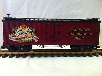 Delton 4258 Stroh's Brewery Box Car