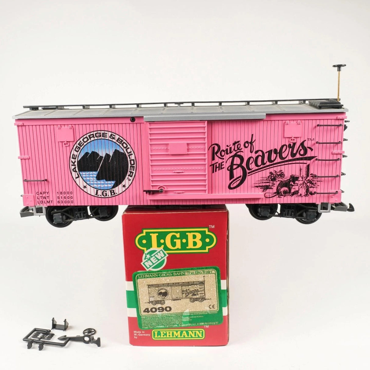 LGB G 4090 ROUTE OF THE BEAVERS PINK BOXCAR