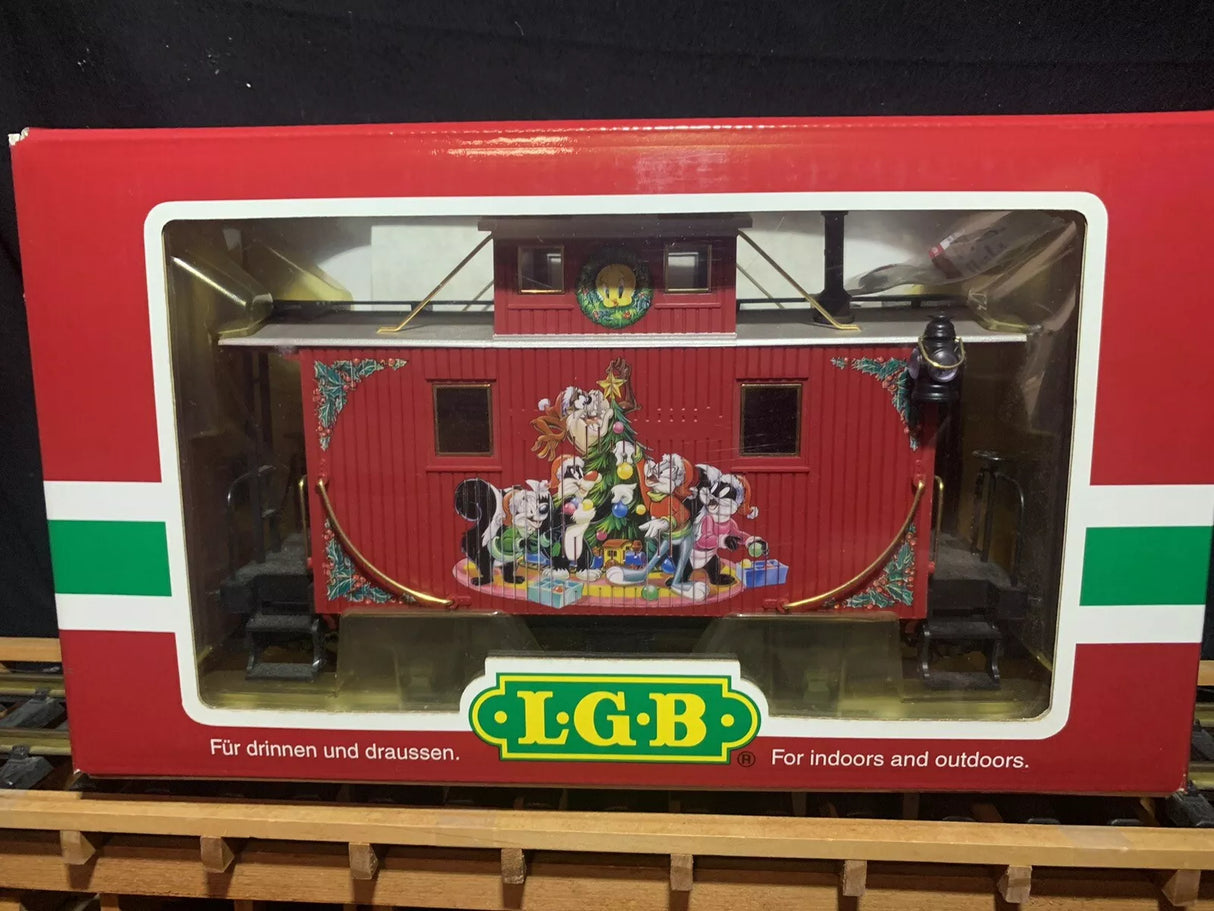 LGB 44656 "Looney Tunes Christmas Caboose- G Scale NEW
