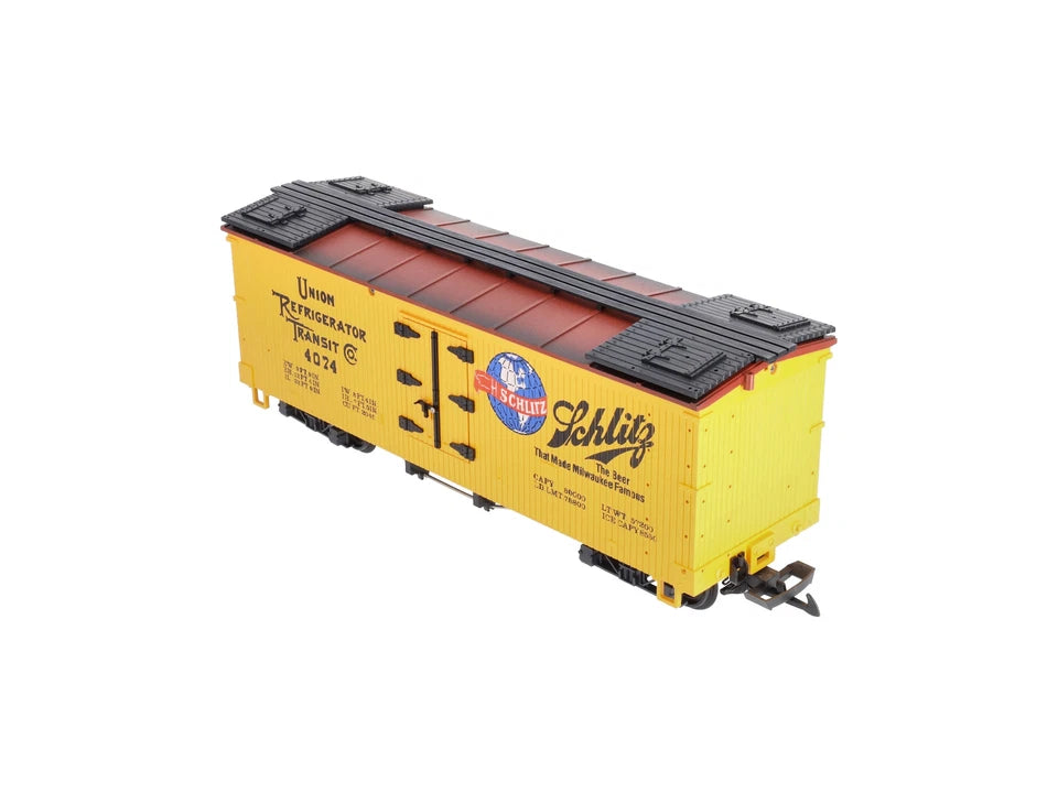 LGB 4074-Z02 G Scale Union Refrigerator / Schlitz Reefer Car