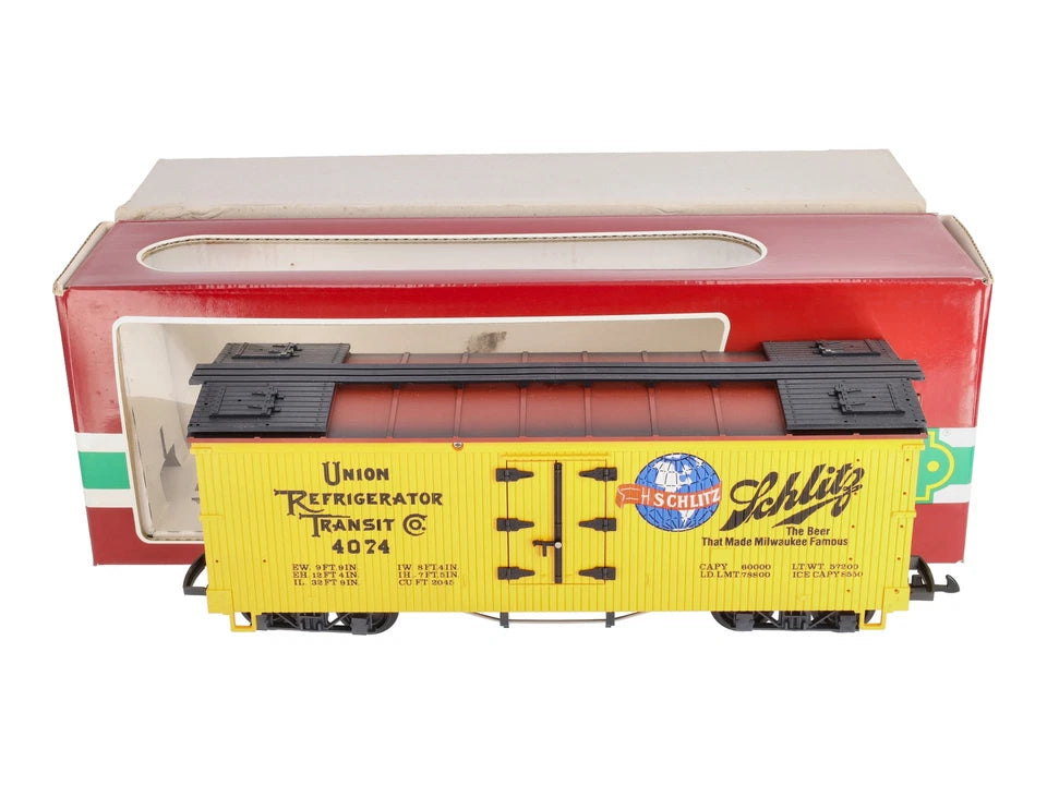 LGB 4074-Z02 G Scale Union Refrigerator / Schlitz Reefer Car
