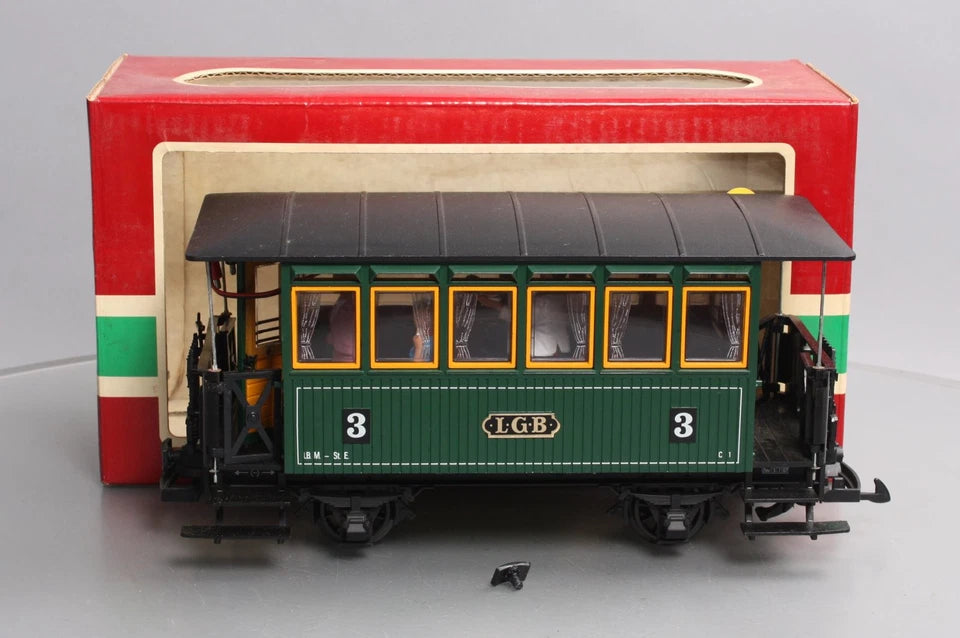 LGB 3040 G Scale LGB 3rd Class Green Coach Car