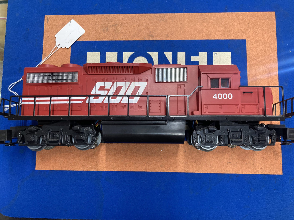 Lionel 6-18825 O Gauge Soo Line GP-38-2 Diesel Locomotive #4000