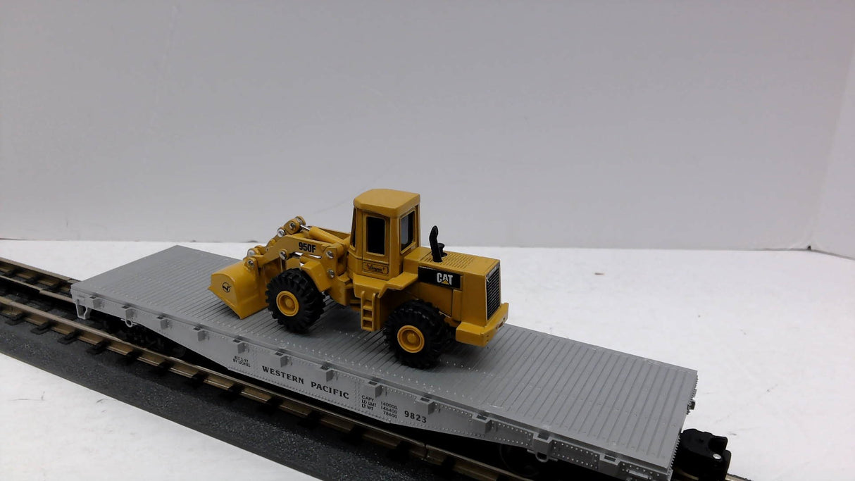 Lionel 6-17517 Western Pacific Flatcar with Ertl Die-cast Caterpillar Frontloader