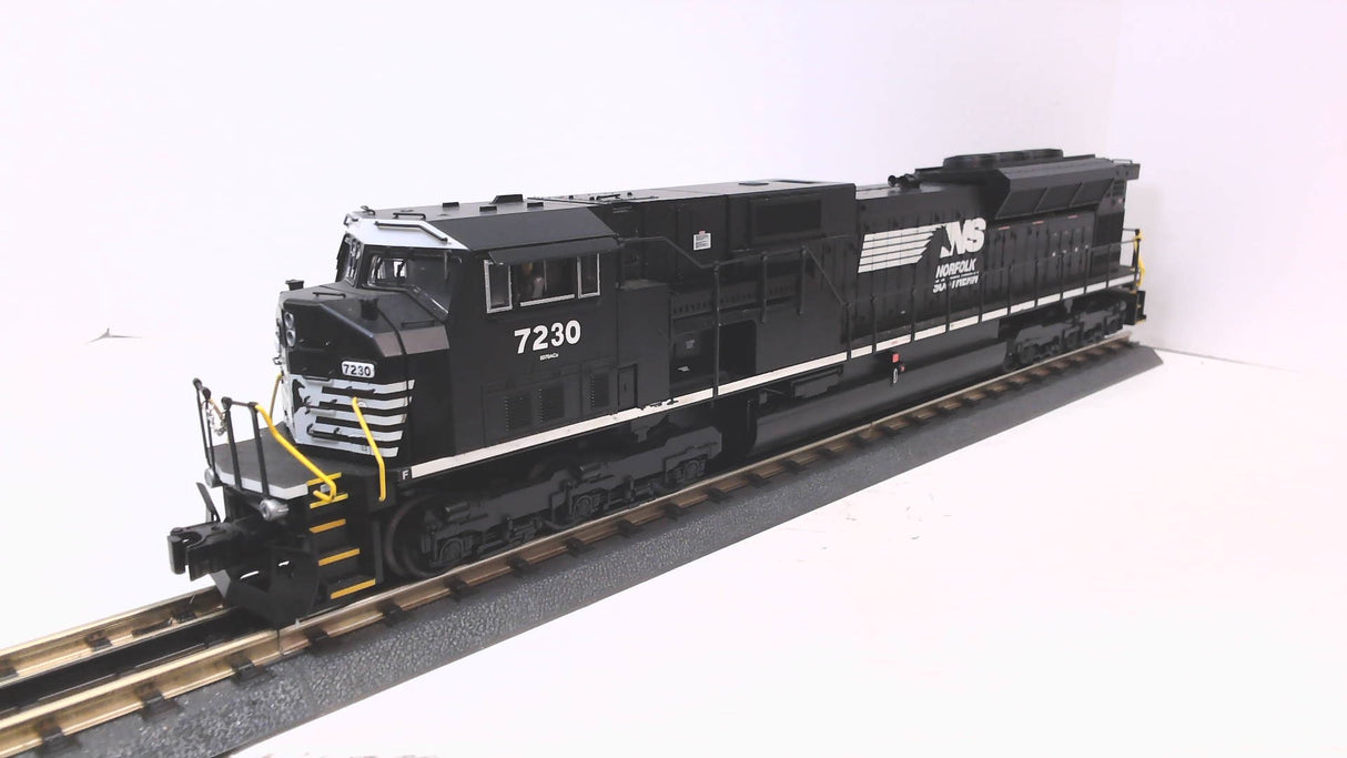 LIONEL NORFOLK SOUTHERN LEGACY SD90MAC DIESEL LOCOMOTIVE