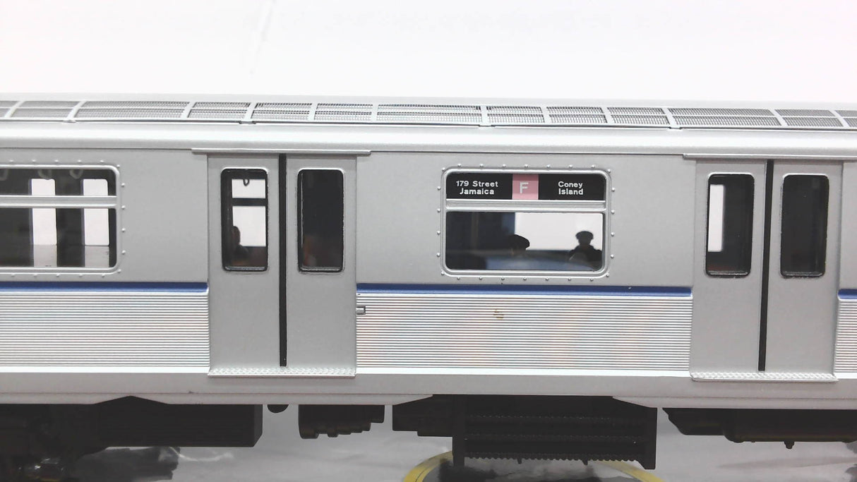 MTH Premier 20-2717-1: R40 4-Car Subway Set with Proto-Sound 2.0