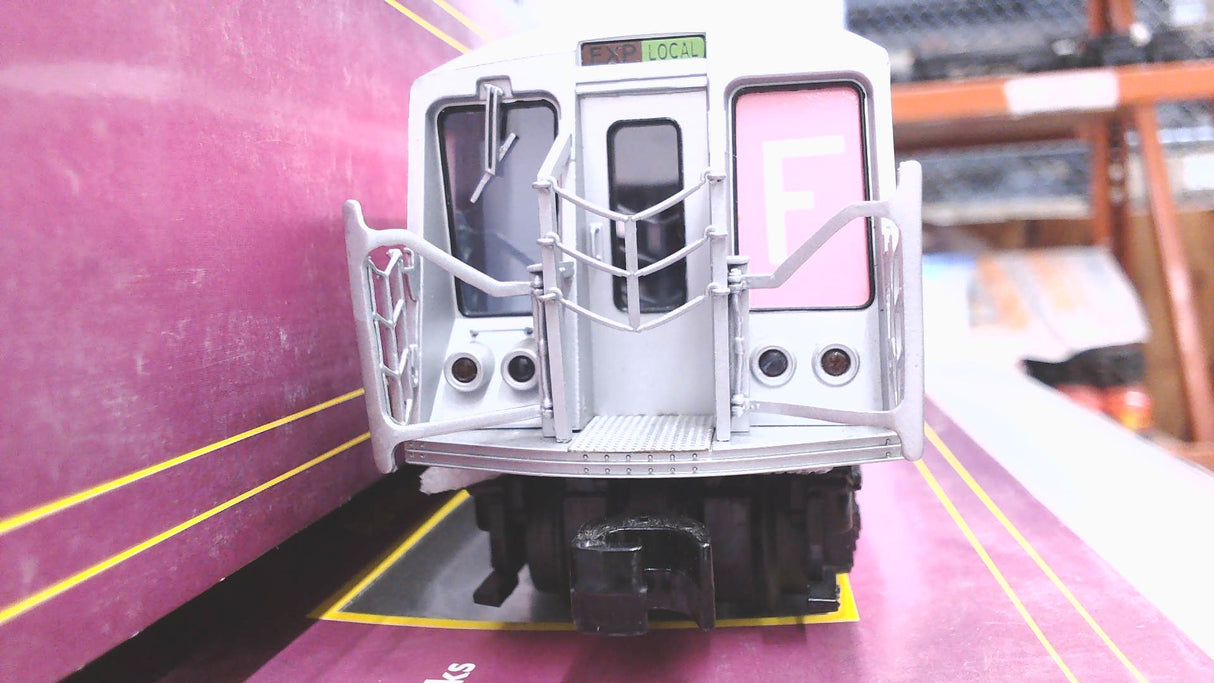 MTH Premier 20-2717-1: R40 4-Car Subway Set with Proto-Sound 2.0