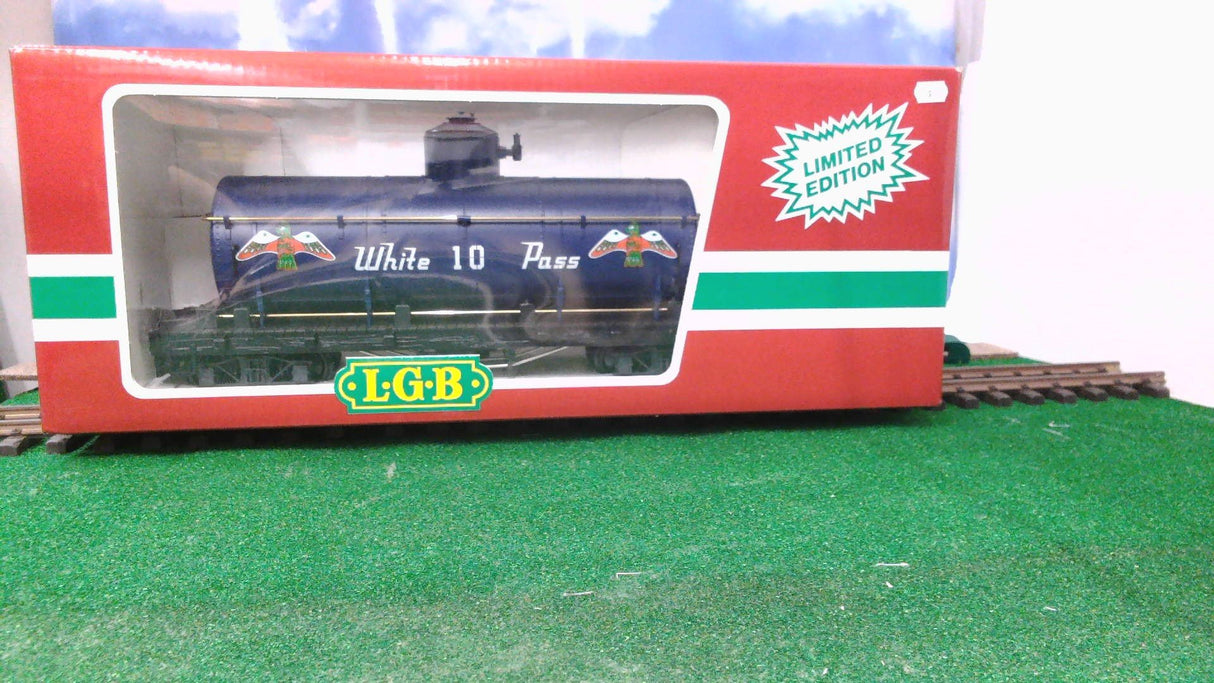 LGB 4080-W01: White Pass Single Dome Tank Car