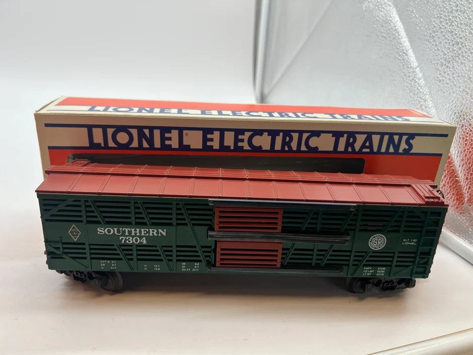 Lionel 6-7304 Famous American Railroad #4 Southern Railroad Double Door Stock Car