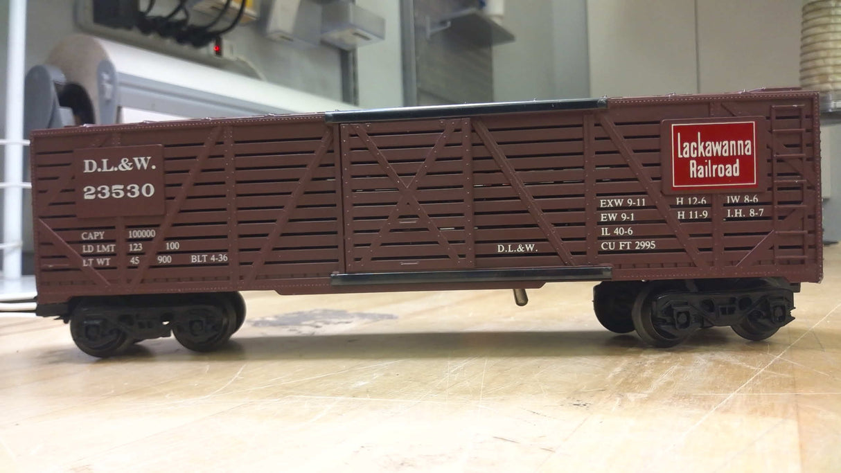 KMT D.L.&W. Lackawanna Stock Car #23530 w/ Home Made Horse Sounds