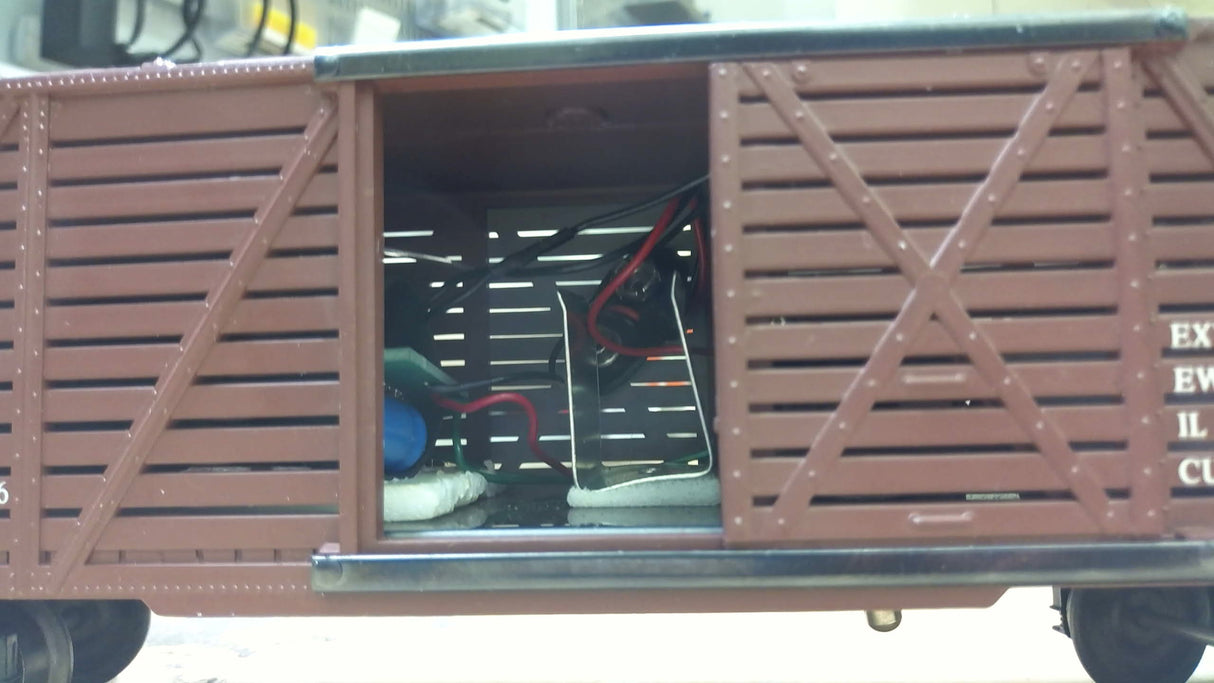 KMT D.L.&W. Lackawanna Stock Car #23530 w/ Home Made Horse Sounds