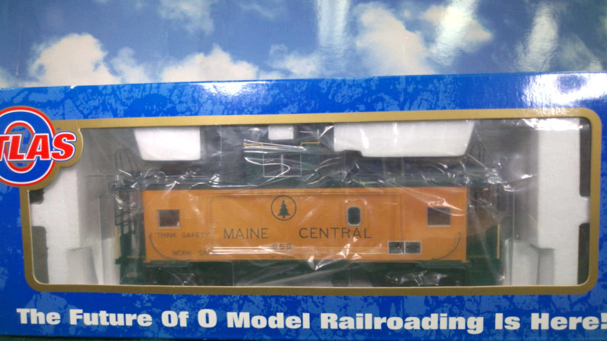Atlas #6652 Maine Central Standard Cupola Caboose (3-Rail)