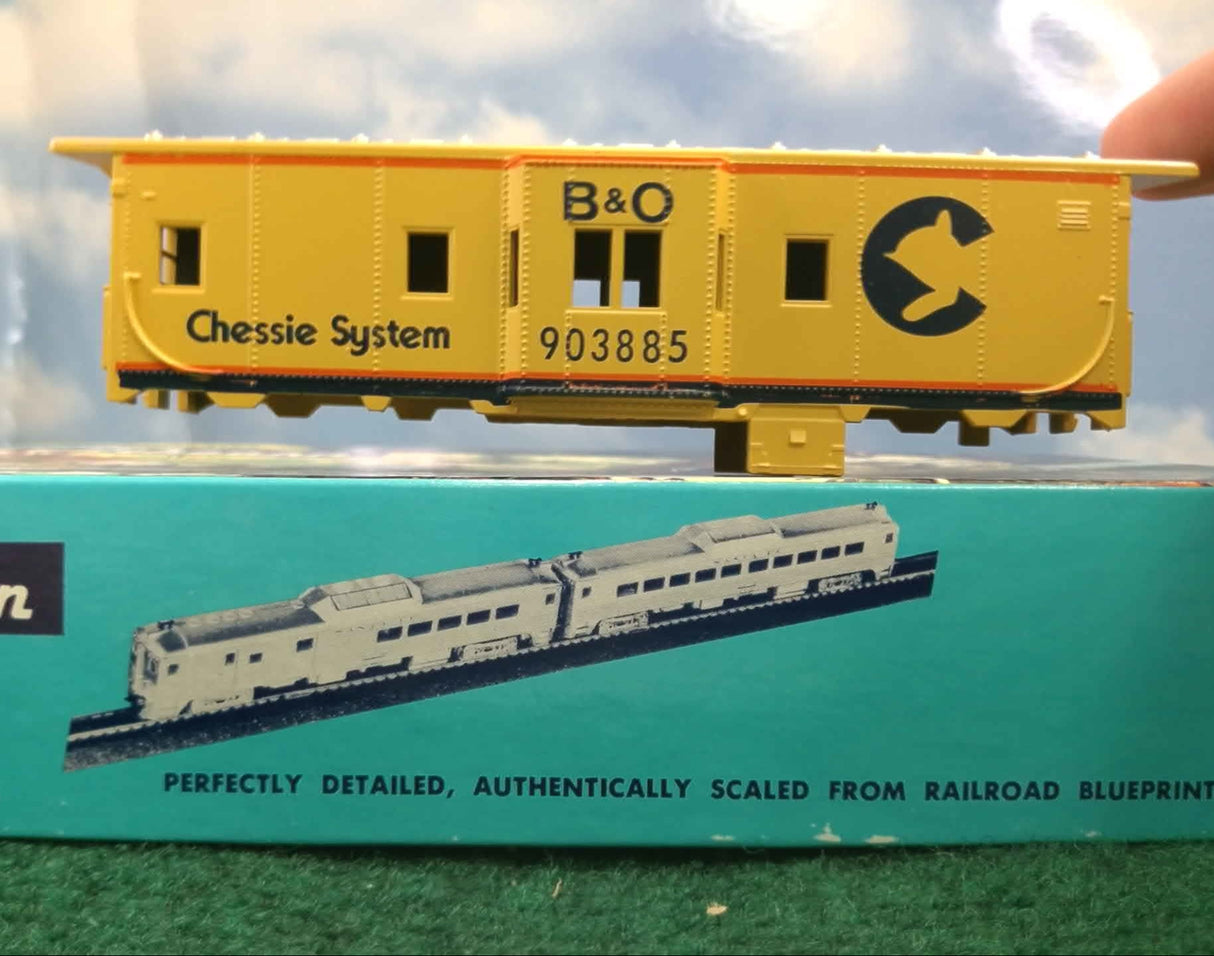 Athearn HO Unconstructed Baltimore and Ohio Window Bay Caboose