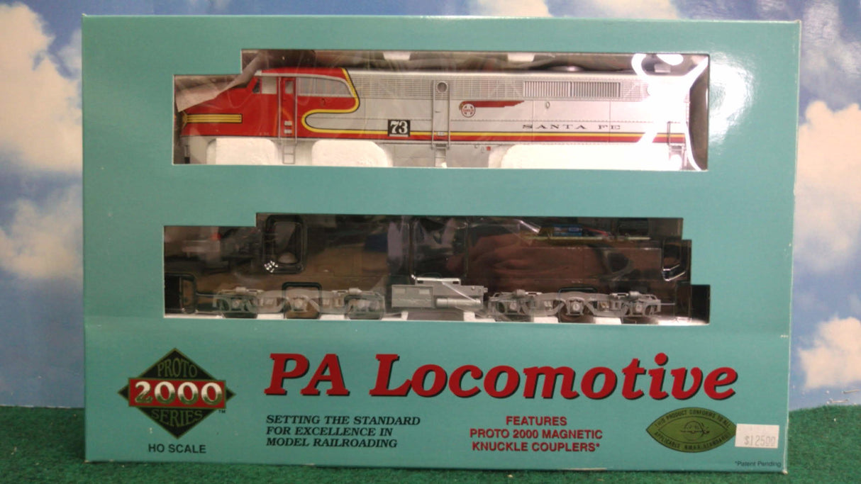 Life-Like HO AT&SF PA-B Locomotive Set