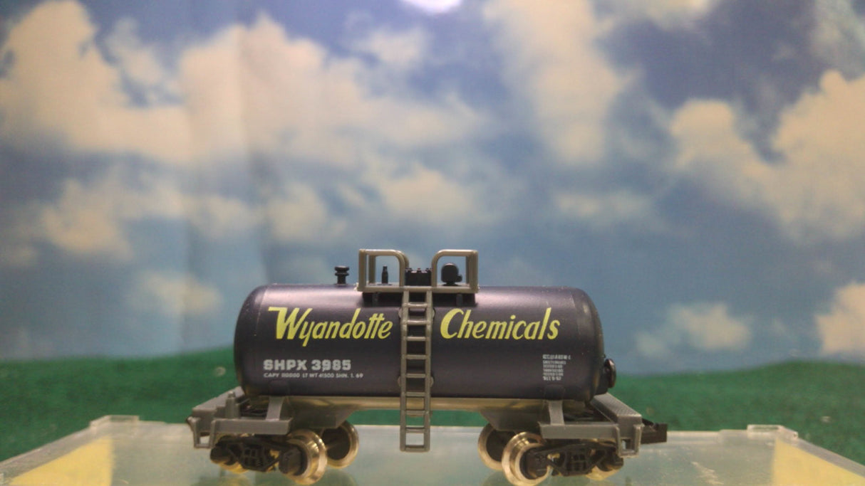 Atlas 3240 N Wyandotte Beer Can Tank