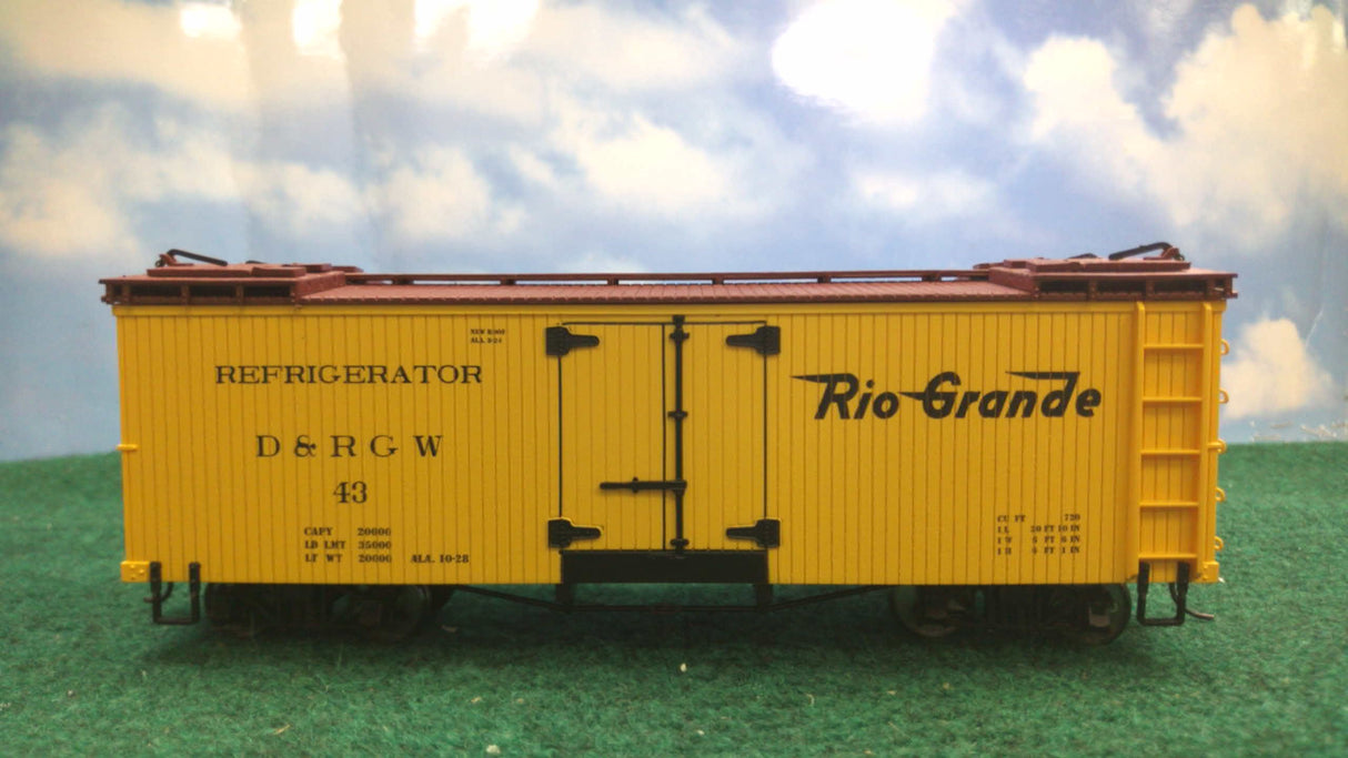 Bachmann Spectrum 27418 On30 D&RGW Refridgerated Car