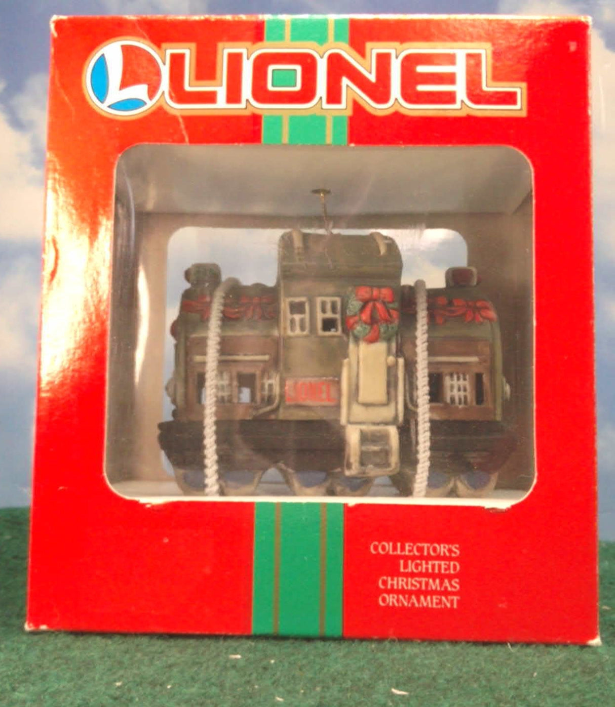 Lionel 37-616 Black Locomotive Ornament