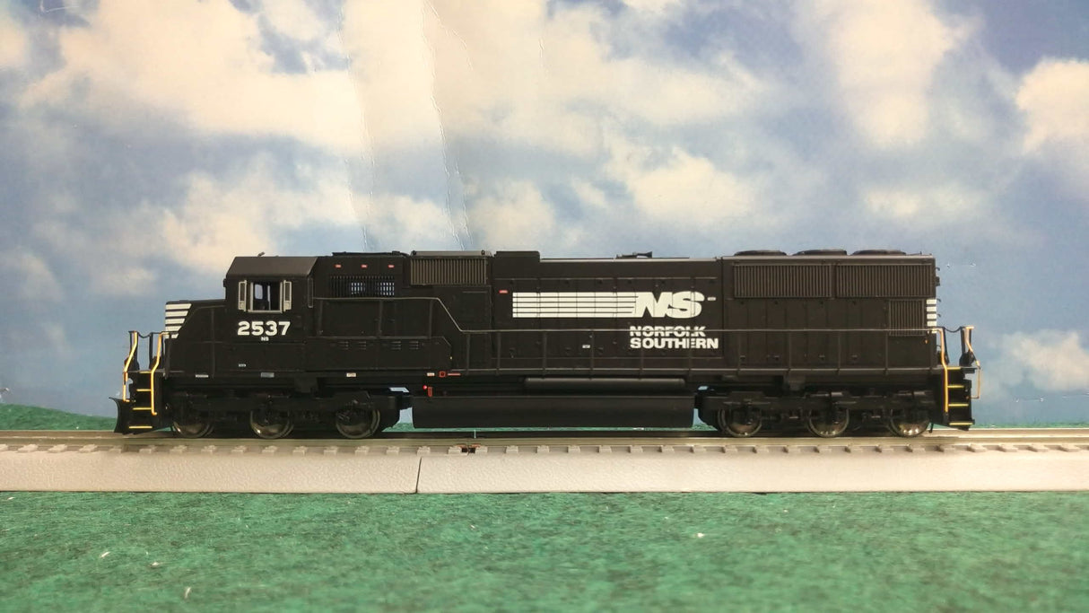 Athearn Genesis G6113 (Yellowbox) EMD SD70 Standard Cab: Norfolk Southern #2537 (Ex-CR) DCC/No Sound