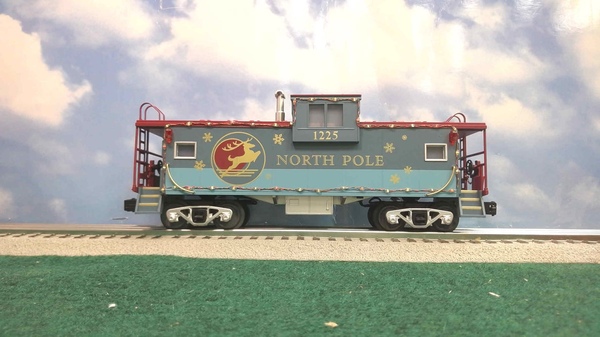 MTH 30-77413: North Pole Extended Vision Caboose