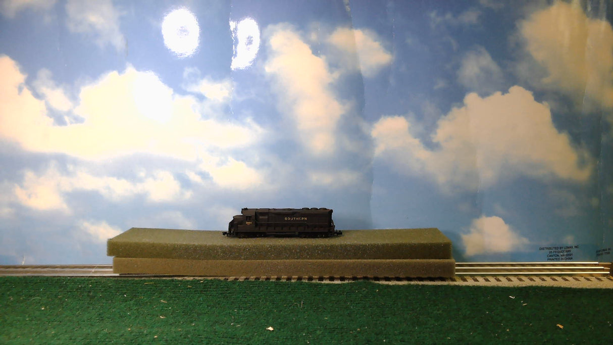 BACHMANN #2552 EMD GP 40 DIESEL N-SCALE