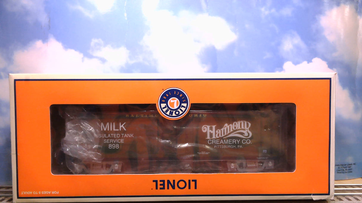 Lionel TCA 50TH Anniversary 2004 Convention Harmony Milk Car w/Lou Redman Figure 6-52333