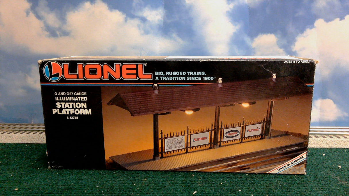 Lionel 6-12748 O and 027 Gauge Illuminated Station Platform