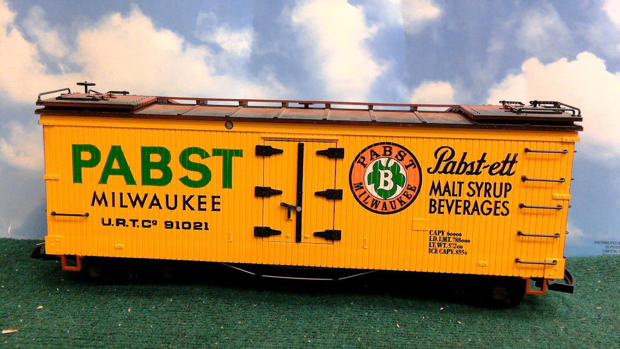 LGB G-GAUGE PABST MILWAUKEE REEFER CAR 91021