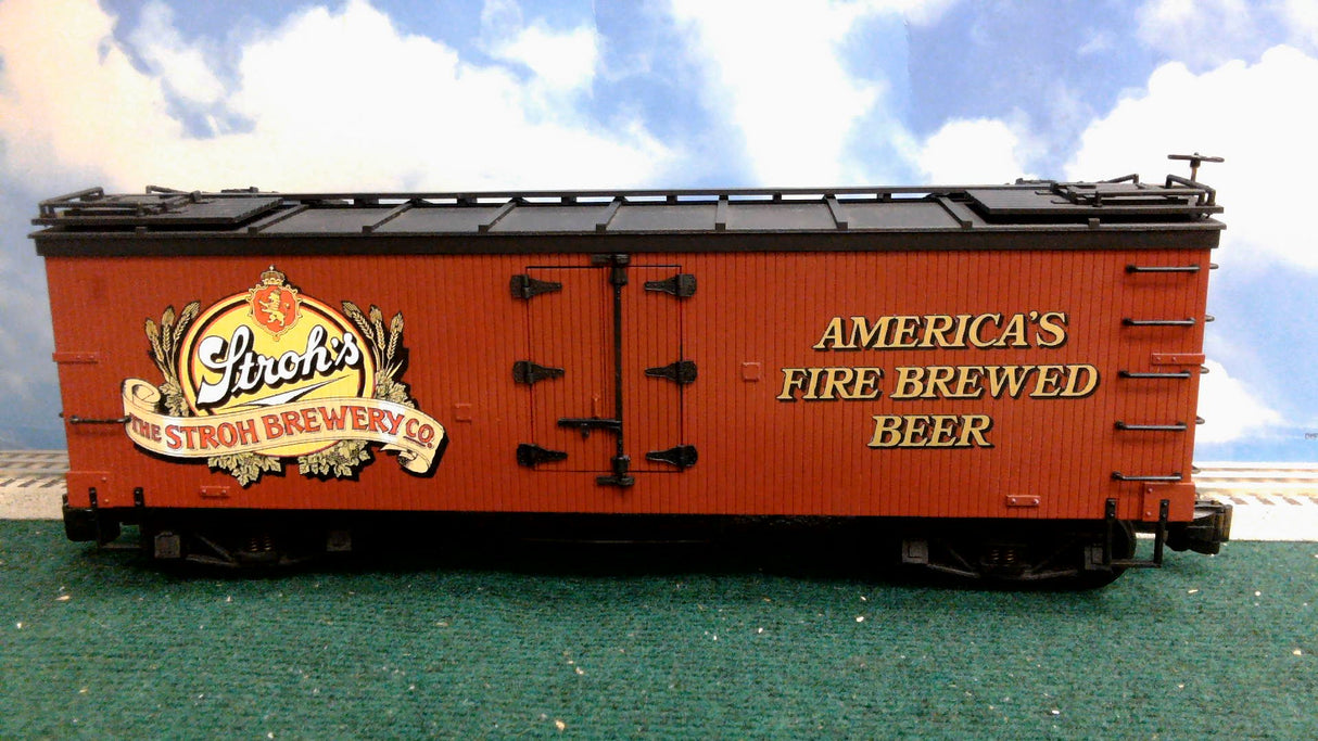 DELTON LOCOMOTIVE WORKS STROH'S REEFER 4258