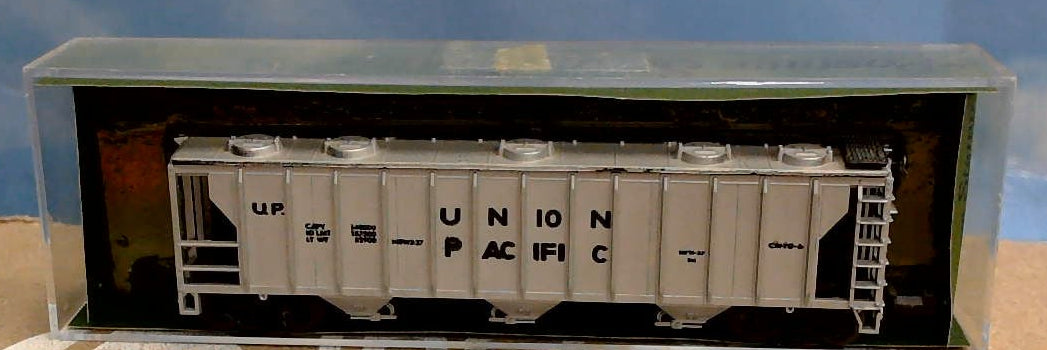 AURORA POSTAGE STAMP TRAINS 4869 47' COVERED HOPPER CAR