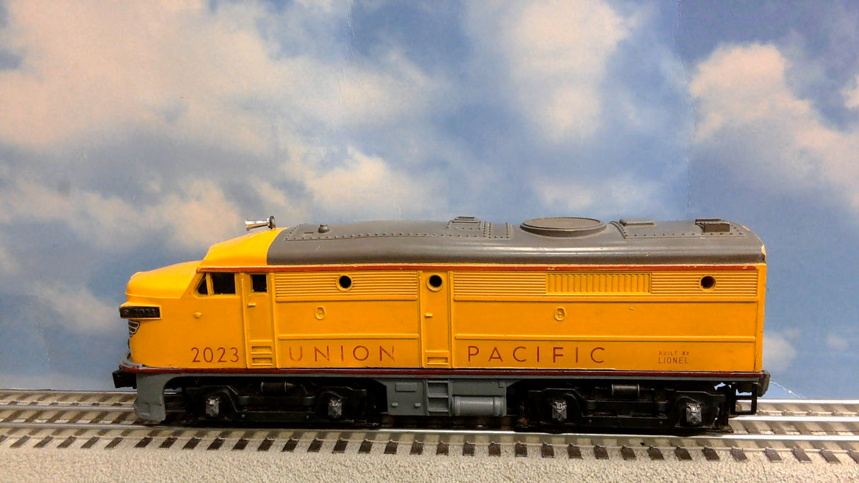 Lionel 2023 Postwar Union Pacific Alco AA Diesel Locomotive Set