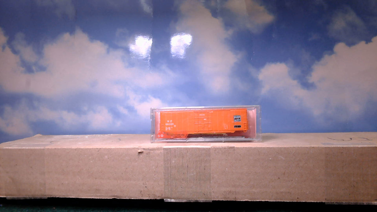 ROUNDHOUSE TRAINS 8888 WESTERN PACIFIC BOXCAR