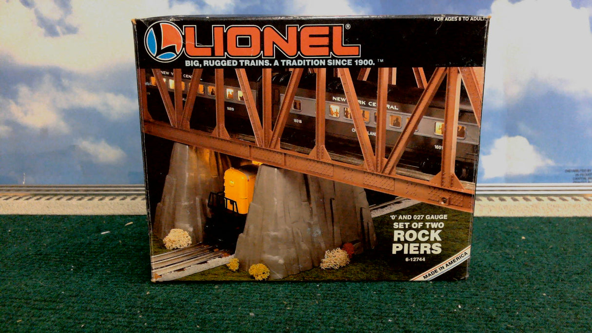 Lionel 6-12744 Set of Two Rock Piers