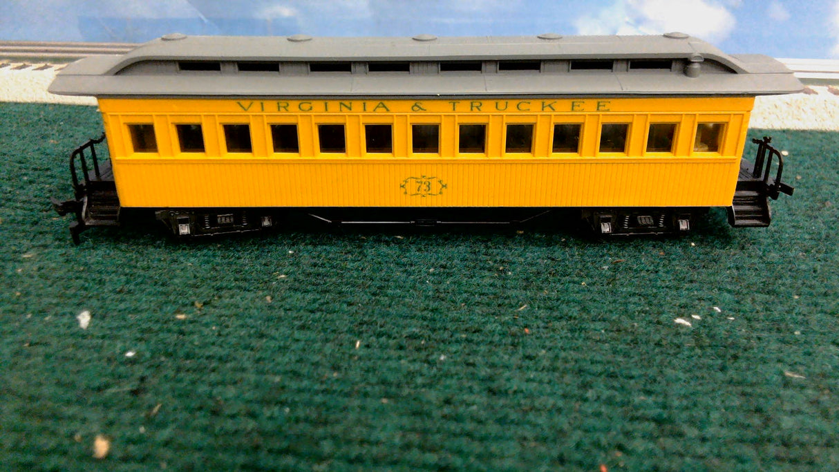 AHM 6230-C HO V. & T. Old-time Coach Car