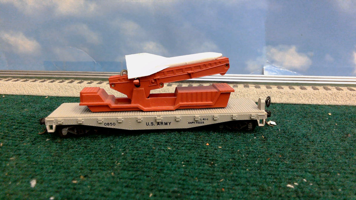 Lionel 0850 HO U.S. Army Rocket Launcher Car