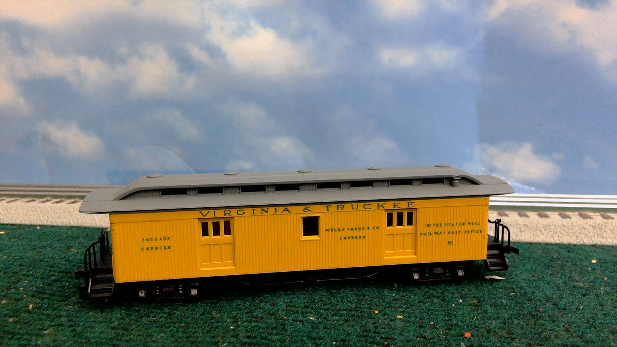 AHM 6228-C HO V. & T. Old-time Combine Car