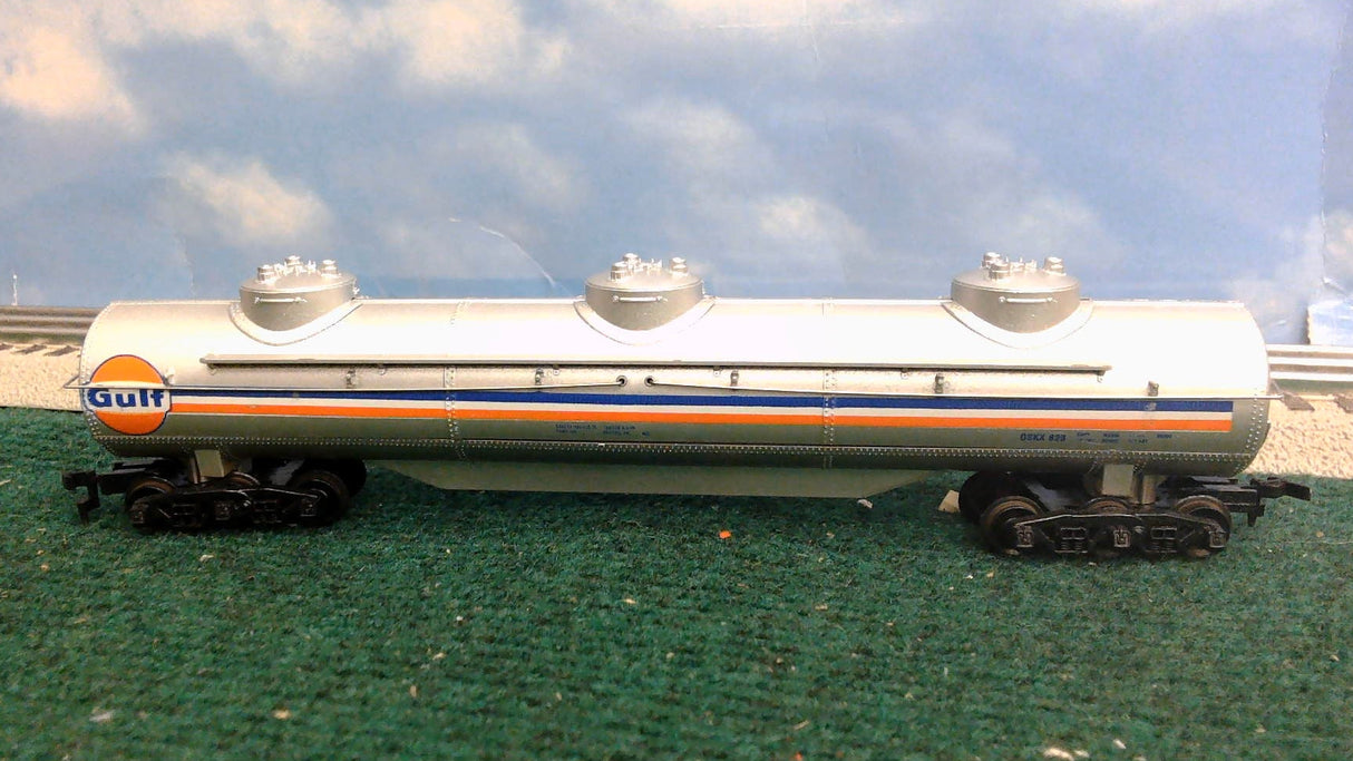 TYCO HO SCALE 3 DOME GULF TANK CAR 829