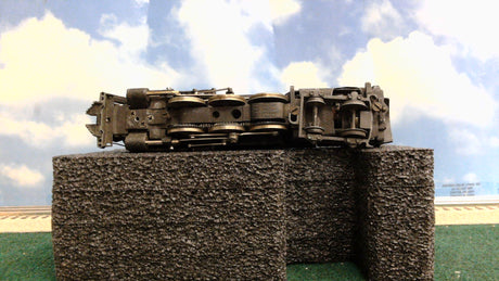 LIONEL 5342 OO SCALE ENGINE AS IS MISSING FRONT TRUCKS NO TENDER