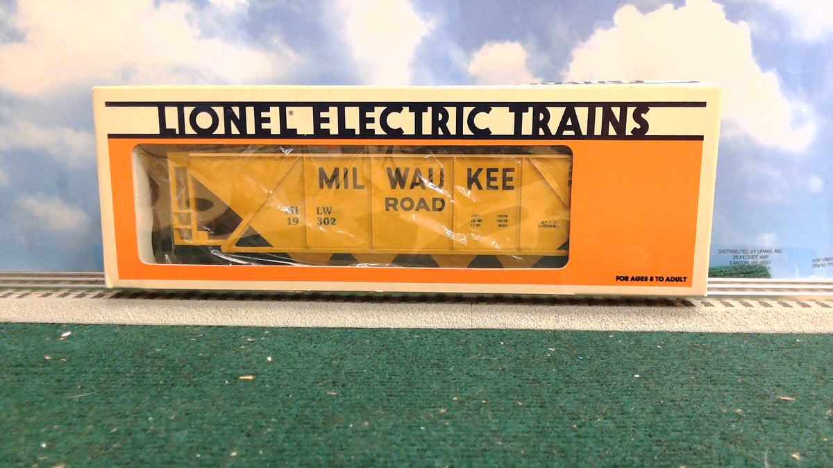 Lionel 6-19302 O Gauge Milwaukee Road Hopper #19302 with Coal Load