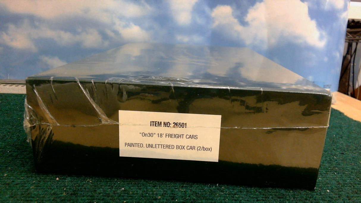 BACHMANN SPECTRUM 26501 ON30 18' FREIGHT CARS PAINED UNLETTERED BOX CARS (2/BOX)